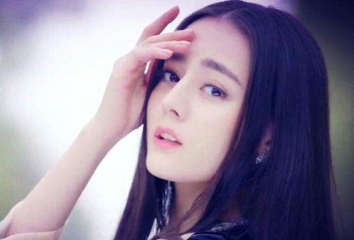 迪丽热巴 